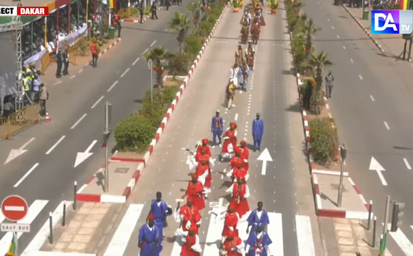 Défilé du 4 avril à Guédiawaye : passage des communautés traditionnelles, dont la communauté lébou de Dakar