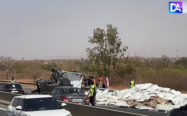 Retour apres le defilé: Trafic perturbé à la sortie de Thiès après un accident dans l’autre sens