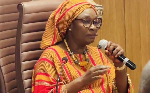 Amnistie et justice : Yassine Fall trace la ligne rouge: « les auteurs d’actes de torture et de crime de sang répondront… »