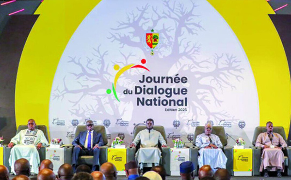 Au Palais, on dialogue. Dehors, on attend 