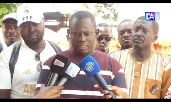 Latmingué - Appui Tabaski : Dr Macoumba Diouf offre des kits alimentaires aux populations