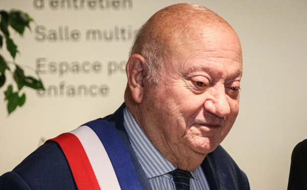 Mort d'André Santini, maire d'Issy, ancien ministre et figure truculente du centrisme