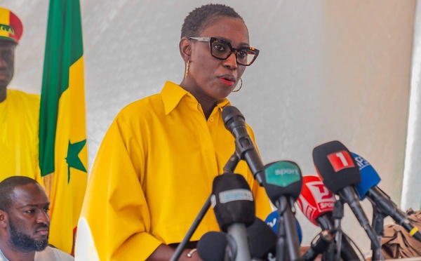 Passation de service au ministère des sports : Djirèye Clotilde Coly prend les commandes et annonce une rupture axée sur les resultats