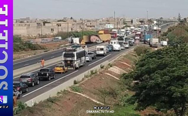Trafic difficile à Diamniadio : Un bouchon de 5km bloque l’axe Dakar-AIBD
