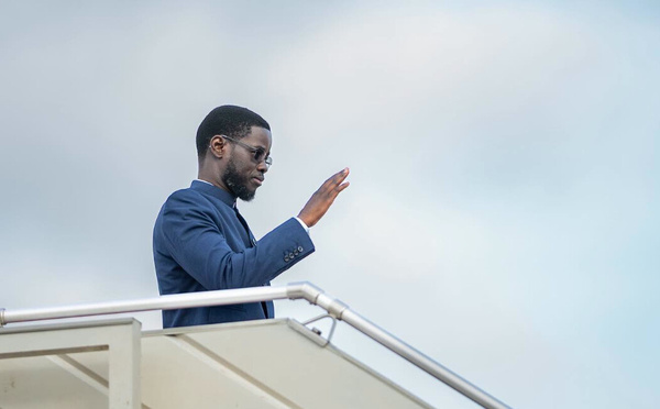 Le Président Bassirou Diomaye Faye en route pour Doha afin de participer aux obsèques de l'ancien Émir du Qatar