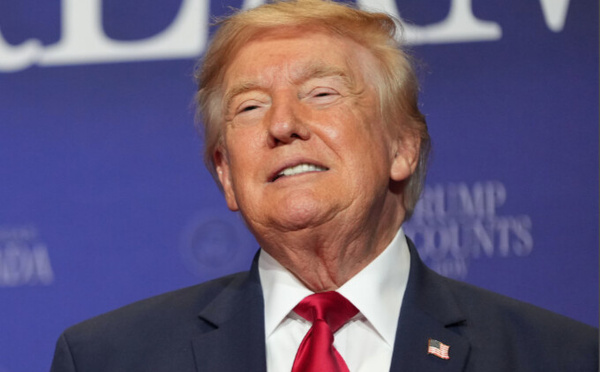 Trump nie une pénurie d’armements américains et vise les médias: “De longues peines de prison seront requises”