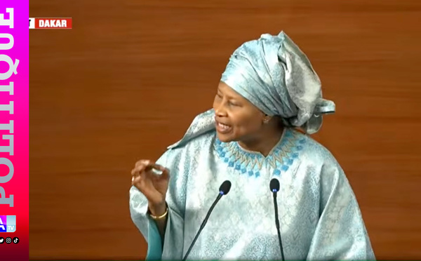 « Le peuple est en souffrance » : Aïssata Tall Sall alerte sur le dialogue social et interpelle le gouvernement sur la hausse du carburant à l’assemblée