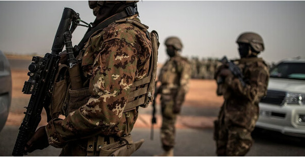 Mali: les rebelles touaregs du FLA libèrent une vingtaine de soldats maliens