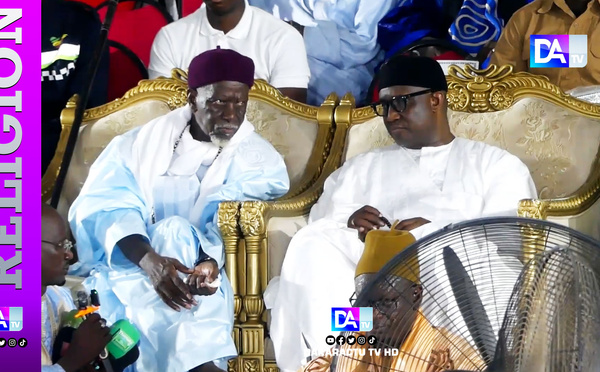 Cérémonie officielle Gamou Thiénaba: " Mér, yak Alal dioufi nékone, réye goneyi loolou dou solution. Fékhé ba rèye gonéyi, yakk alal dji, ndaw politique bou bone"( Khalife Thiènaba).