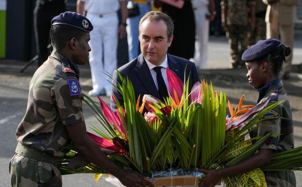 La France veut conditionner l'aide au développement pour sept pays africains à la lutte contre l'immigration à Mayotte