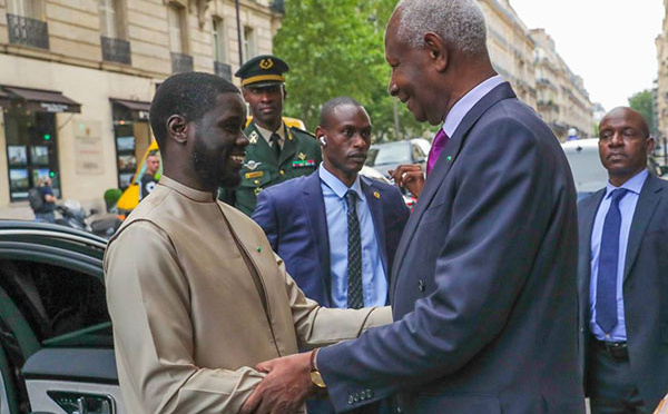 Le Président Bassirou Diomaye Faye adresse ses vœux à Abdou Diouf pour ses 91 ans