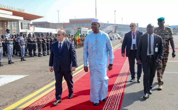 Mali: à Bamako, le Premier ministre algérien plaide pour un renforcement des relations entre les deux pays