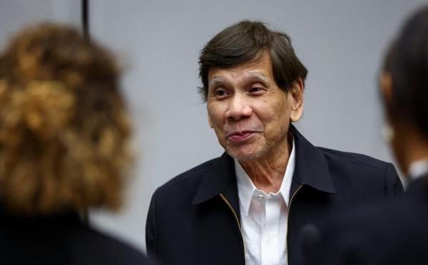 L'ex-président philippin Rodrigo Duterte comparaît pour la première fois en personne devant la CPI