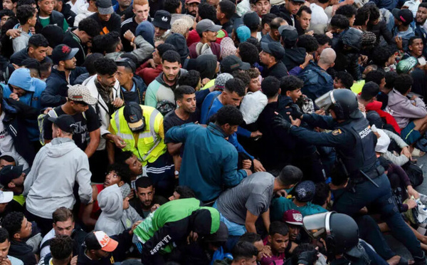 Ceuta: la police transfère 1700 migrants dans un centre d'accueil dans un climat tendu