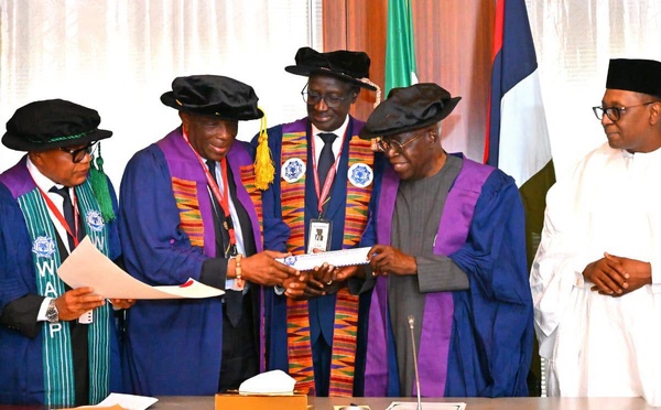Cinquantenaire- Abuja : Le WACP décerne un diplôme honorifique au Président de la République du Nigéria Bola Ahmed Tinubu.