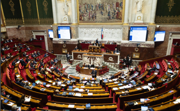 En France, le Sénat approuve l’imprescriptibilité des crimes sexuels commis sur les mineurs