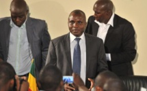 Général de brigade et ancien ministre de l’Intérieur, Moussa Sinko Coulibaly est en cours d’arrestation à Bamako.